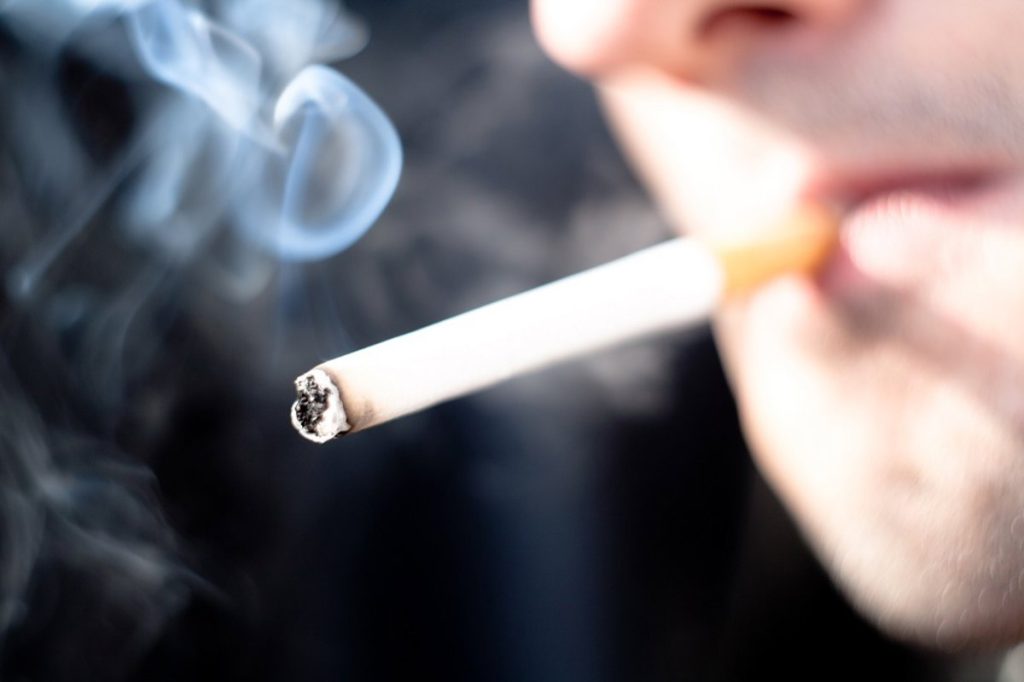 Fumar es malo para la salud siempre... menos en estos casos (aunque tampoco en ellos debes hacerlo)