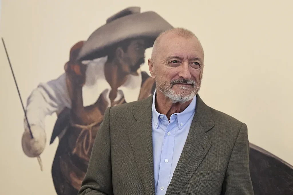 Arturo Pérez-Reverte regresa a su héroe predilecto 14 años después: "Escribiendo Alatriste me reconcilio con España"
