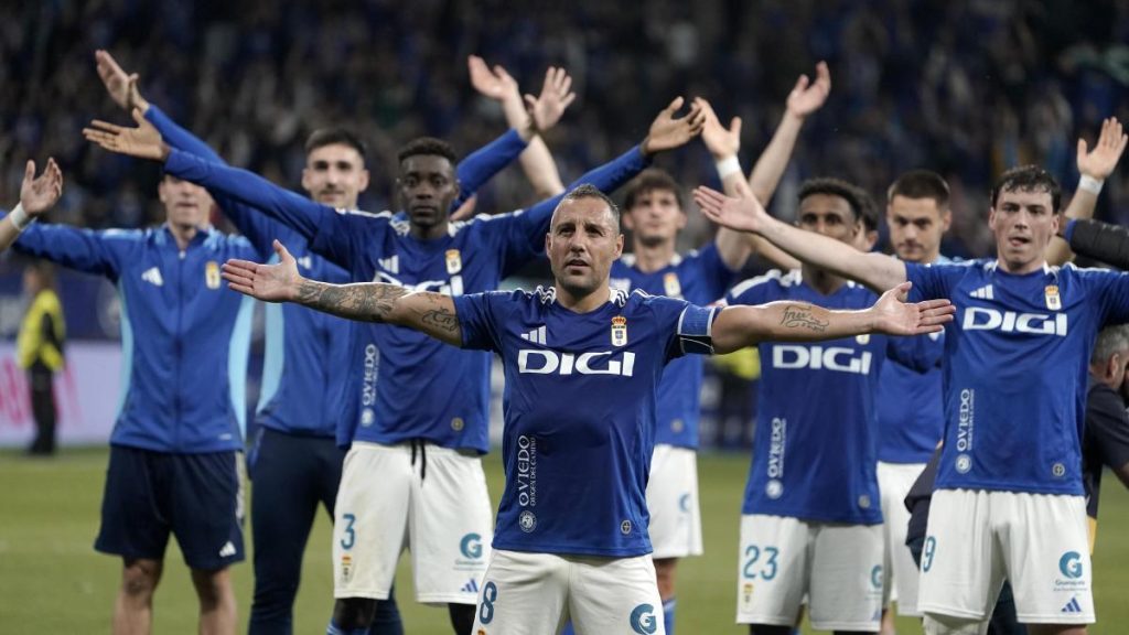 Cazorla, titular en el Oviedo ante el Barça a sus 40 años