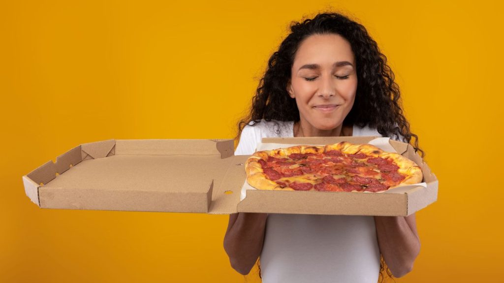 Cuando el olfato se adelanta al gusto: cómo el cerebro crea el “sabor” antes de probar la comida