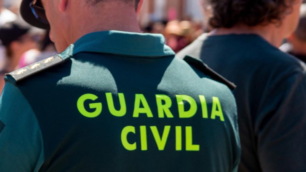 Detenida una mujer que planeaba transportar drogas de Alicante a Granada en el carro de su nieta