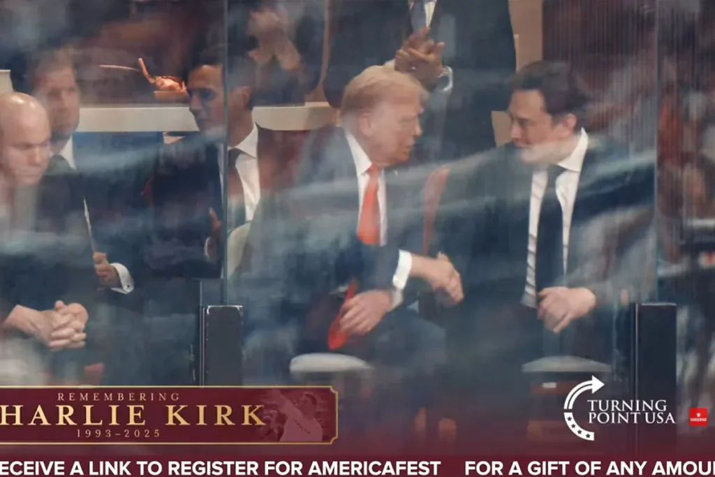 Donald Trump y Elon Musk se reencuentran y se dan la mano en el funeral de Charlie Kirk
