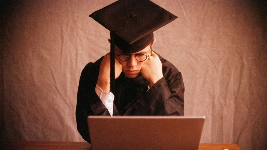 Educación en México 2025: retos, brechas salariales y hallazgos del informe OCDE