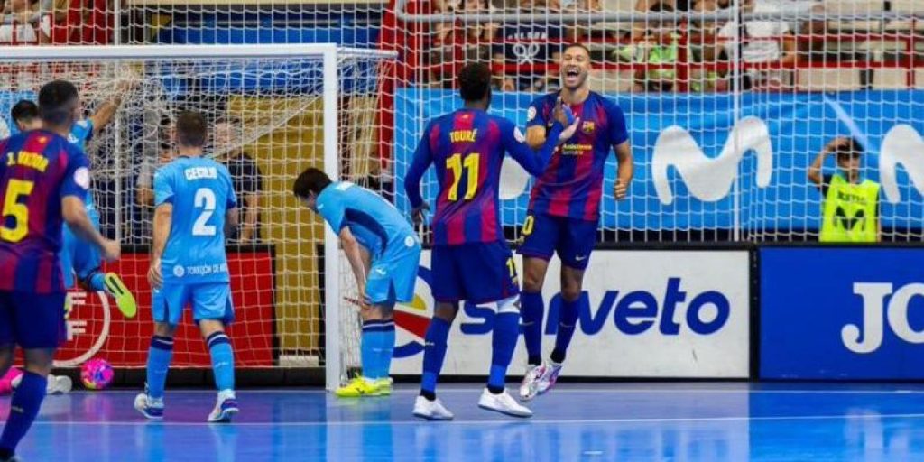 El Barça reacciona y salva un punto en su estreno liguero