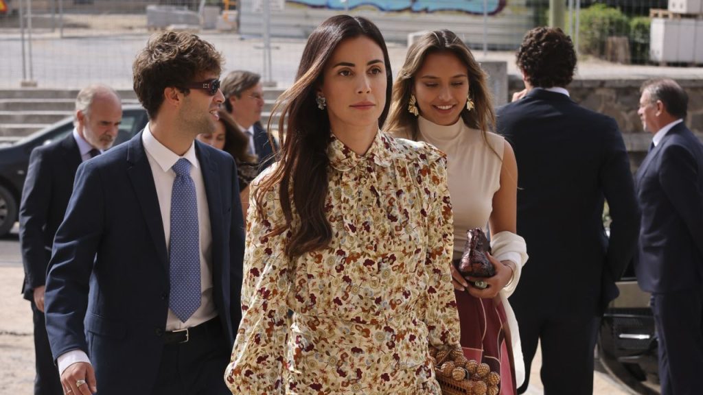 El vestido 'made in Spain' de Sassa de Osma o cómo ser la invitada de otoño más elegante y mejor vestida