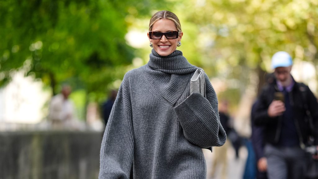 Este es el jersey ‘foulard’ que tienen en el radar de compras todas las ‘insiders’ de moda