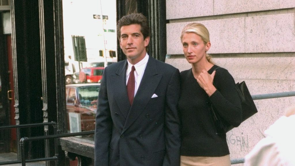Este otoño solo quiero las botas de tacón sensato que llevó Carolyn Bessette