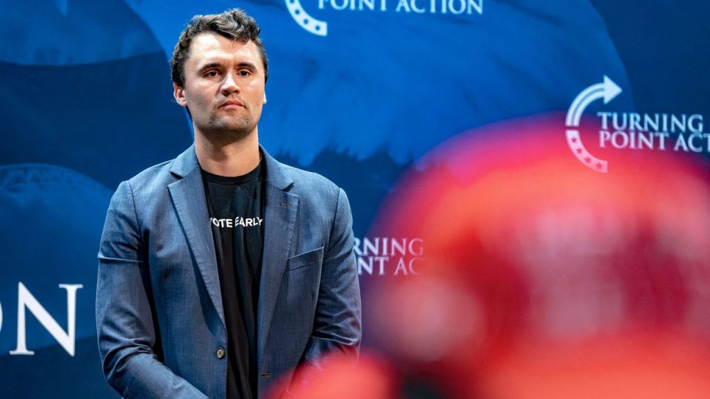 "Esto es guerra": La extrema derecha llama a la violencia tras la muerte de Charlie Kirk
