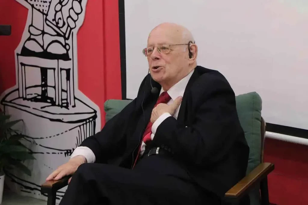 Eugenio Bregolat, ex embajador de España en China: "Pedro Sánchez ha sido muy valiente en su posición con China"