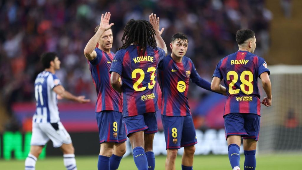 FC Barcelona | Koundé replica con un cabezazo que es histórico