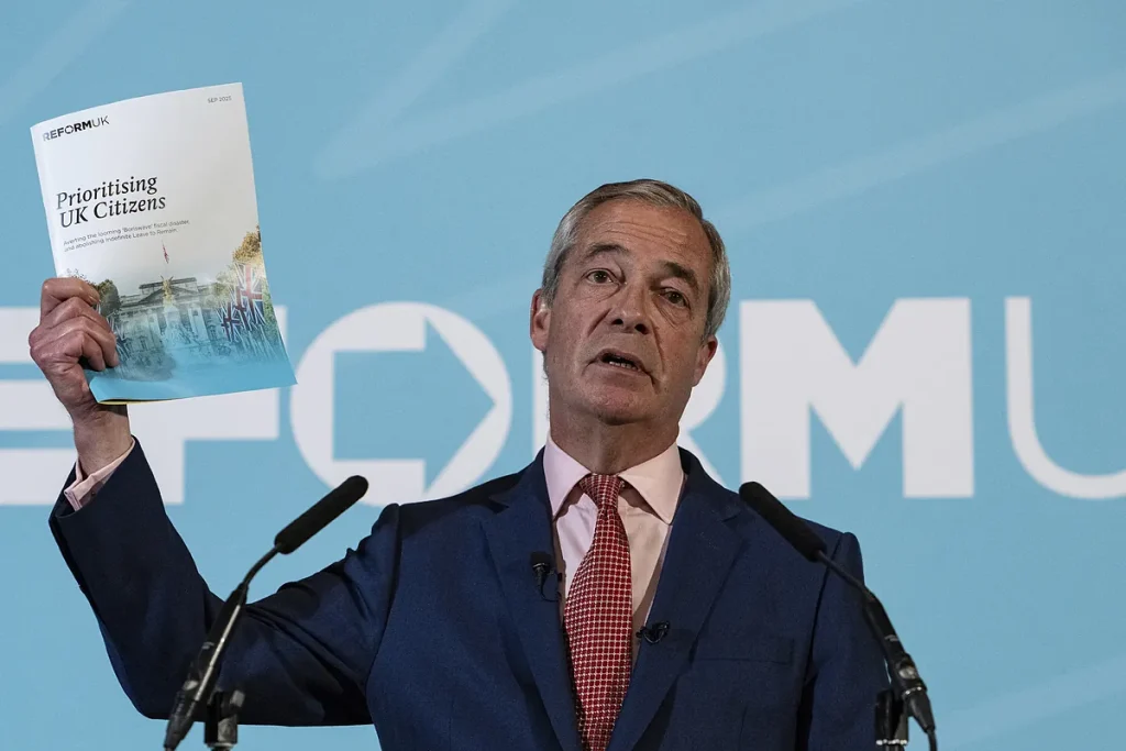 Farage agita el Reino Unido con un plan de inmigración imposible de cuadrar