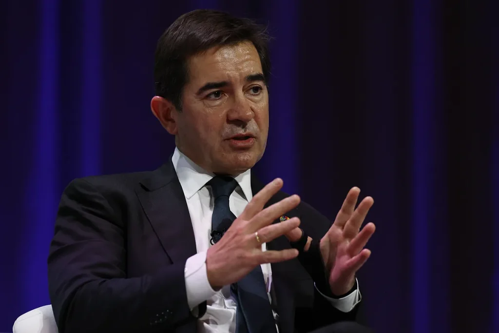 La CNMV da luz verde a la OPA de BBVA sobre Sabadell: no mejora la oferta y está condicionada a un respaldo del 50%