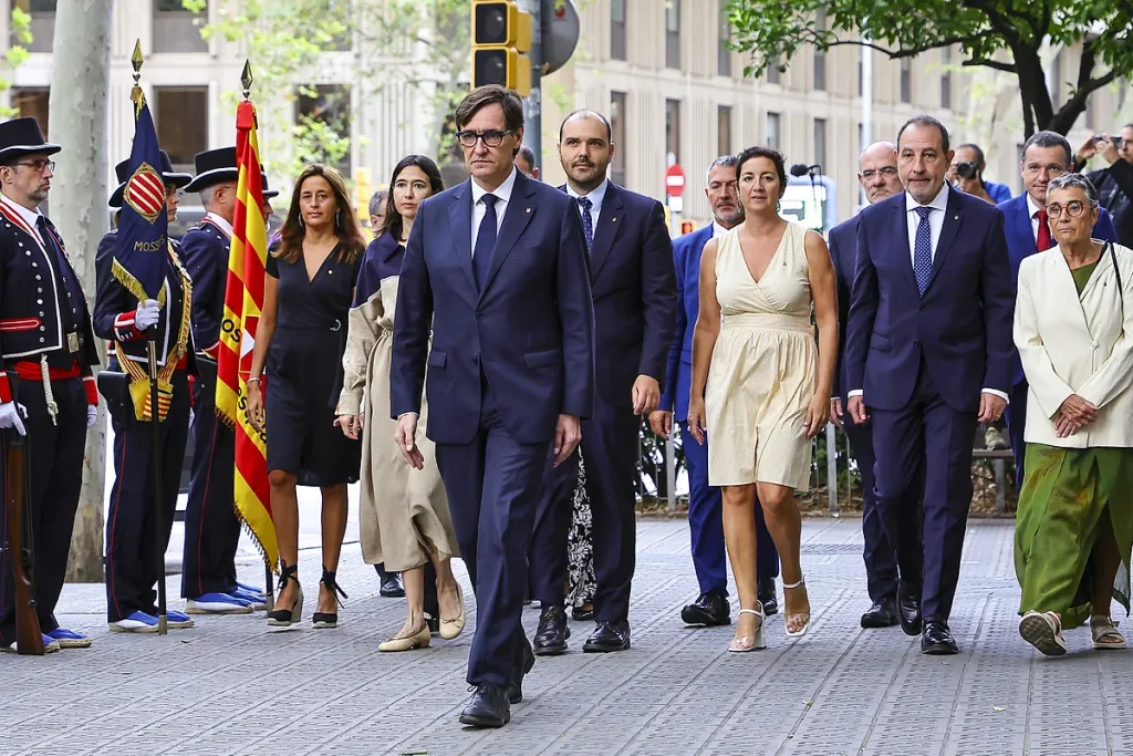 La defensa de la inmersión lingüística une al PSC y el independentismo en el homenaje de la Diada a Rafael Casanova