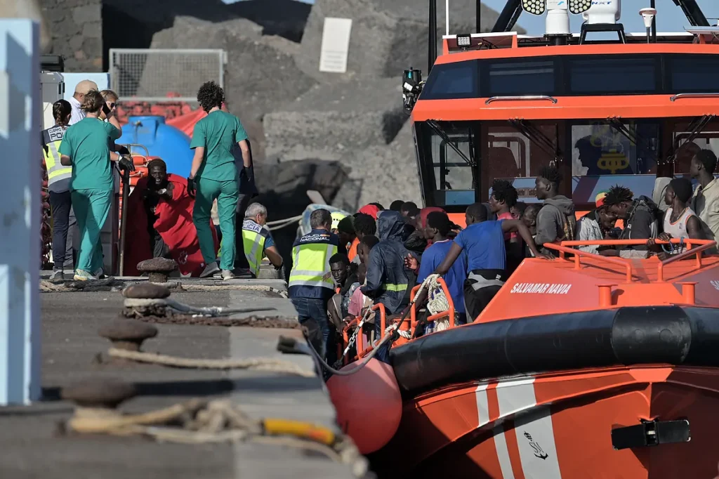 La inmigración irregular se reduce más de la mitad en Canarias mientras el ritmo de llegadas a Baleares no baja del 70%