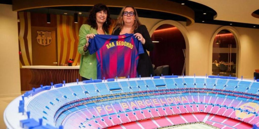 La ministra de Igualdad, Ana Redondo, visita al FC Barcelona