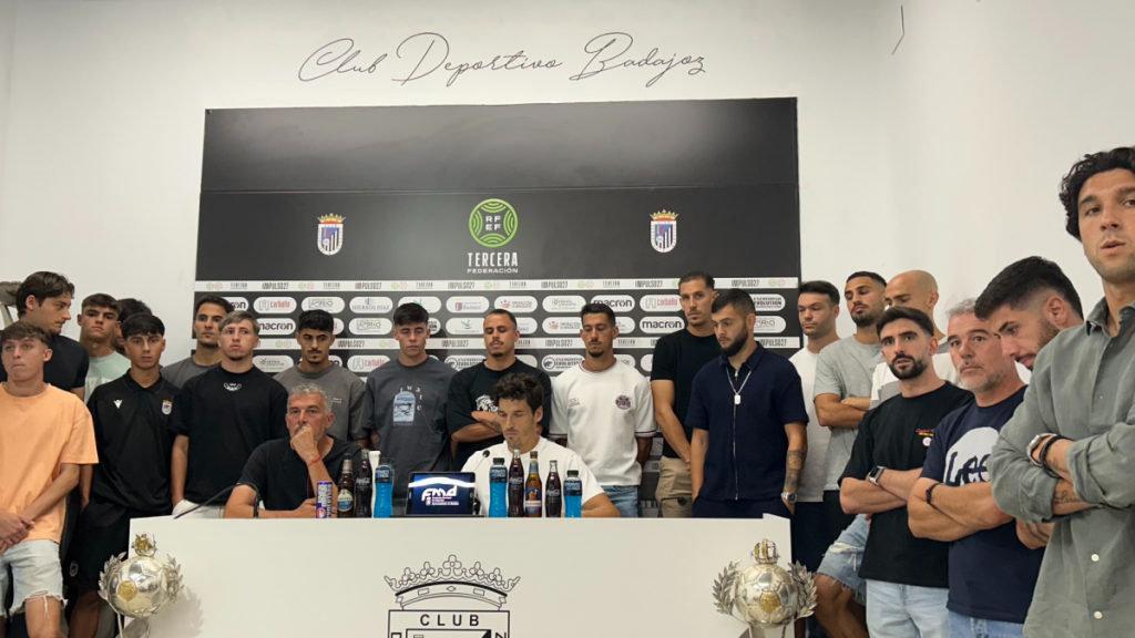 La plantilla del CD Badajoz se declarará en huelga el jueves si no se le permite competir