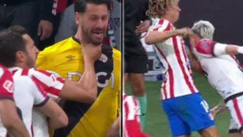 Las amarillas a Koke y Llorente deben ser rojas