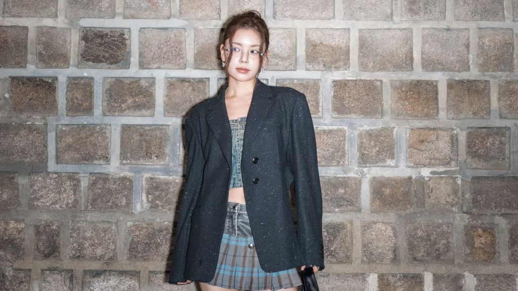 Las botas moteras serán LA tendencia del entretiempo, y las chicas más cool de Seúl lo confirman