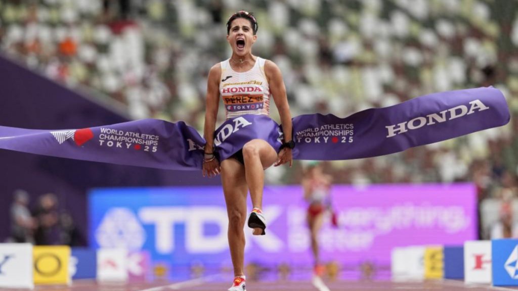 María Pérez despliega otra exhibición para firmar su póquer de oro en los Mundiales