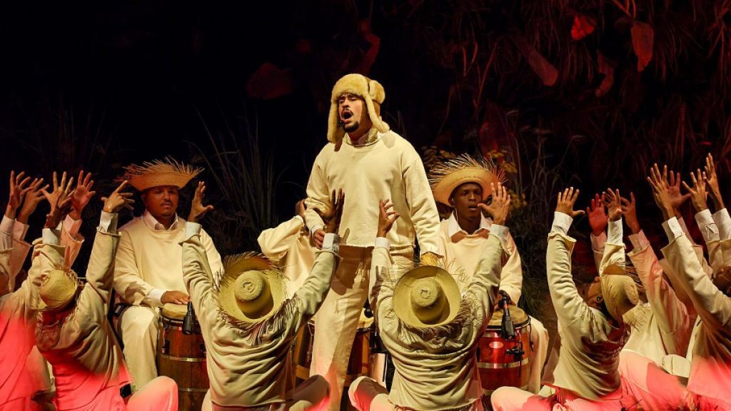 Más allá de no dar conciertos, Bad Bunny se ha convertido en el azote de Puerto Rico contra Estados Unidos a golpe de reguetón