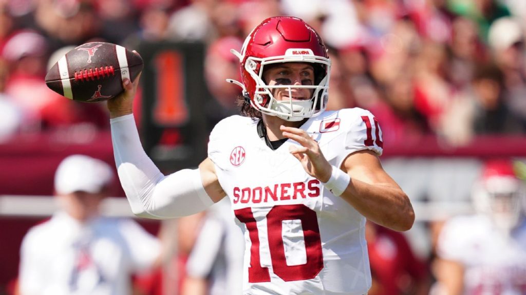 Mateer, Beck take over as favorites in open Heisman race