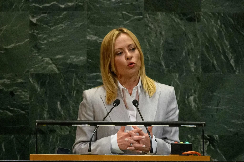 Meloni advierte contra las políticas migratorias de la ONU y la UE que "protegen a criminales en nombre de los derechos humanos"
