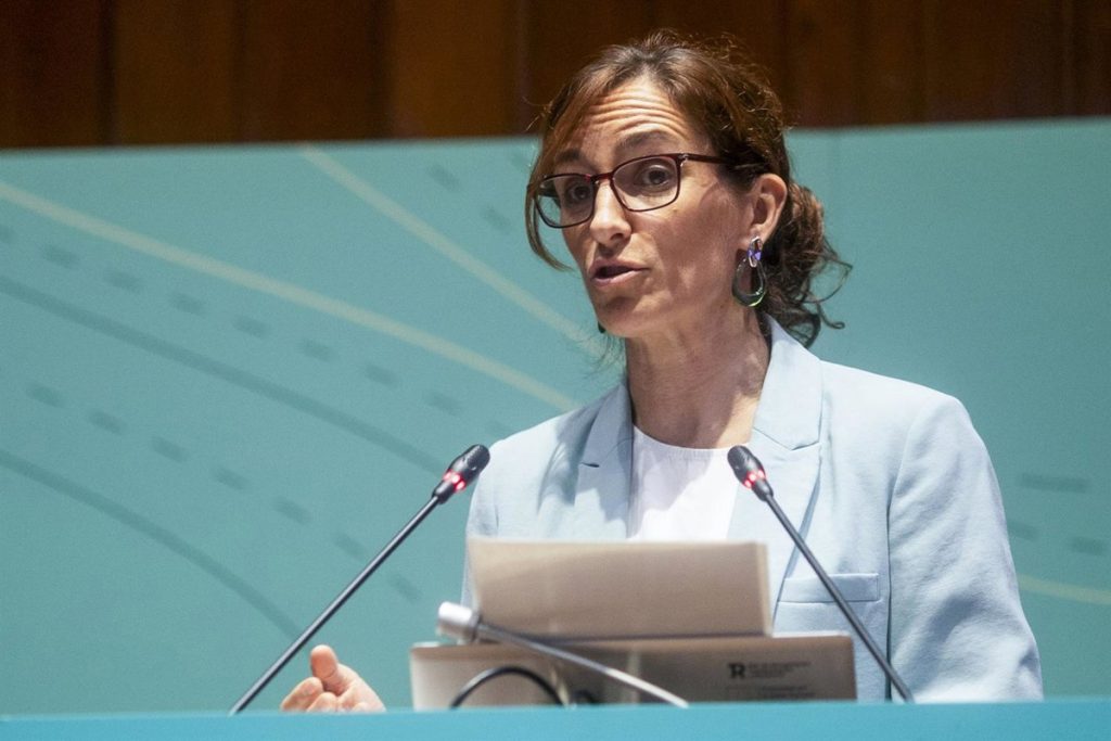 Mónica García aboga por centrar la seguridad asistencial en niños y neonatos para prevenir daños de por vida