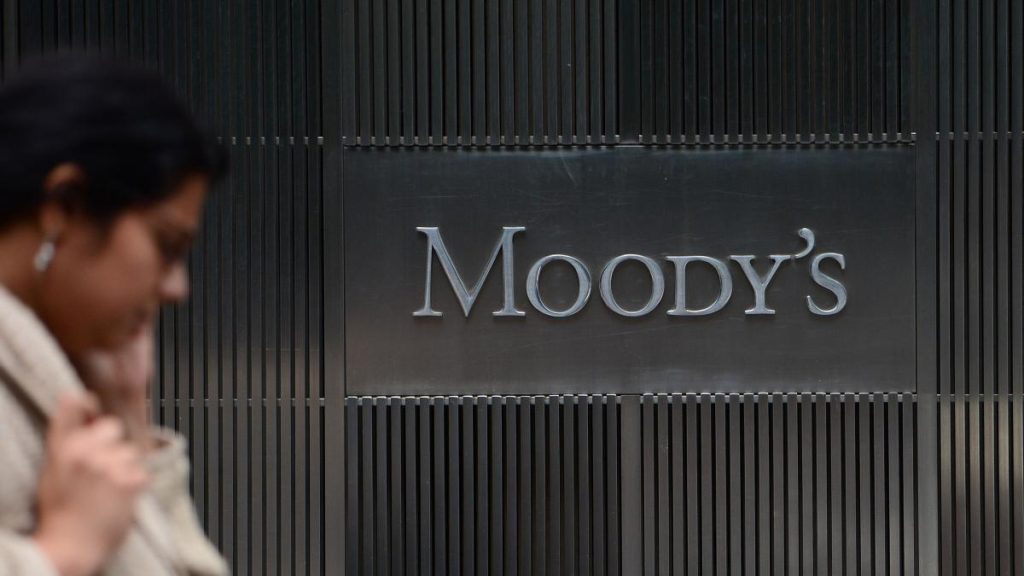Moody's y Fitch suben la nota a España debido a la mejora de su fortaleza económica