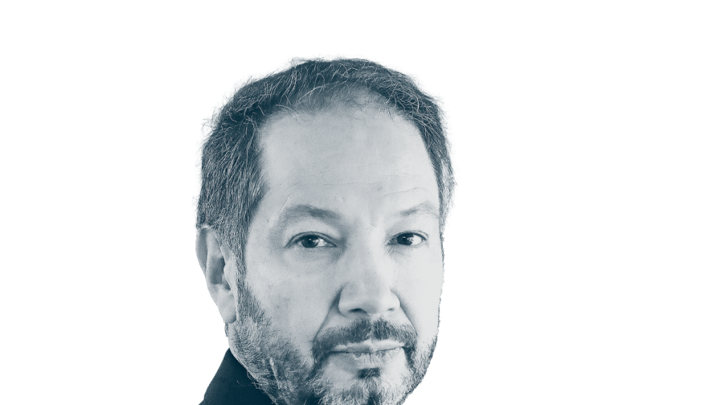 Por tribunales