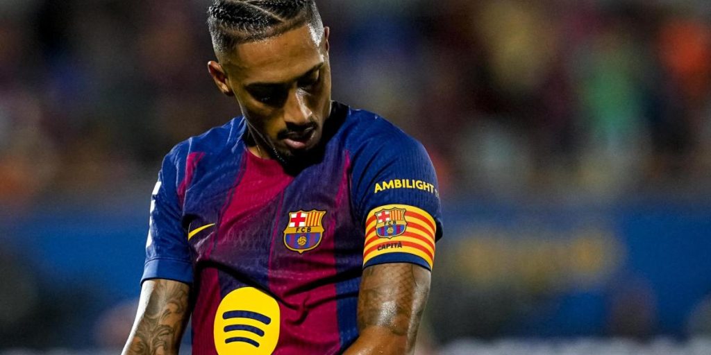Raphinha responde con goles