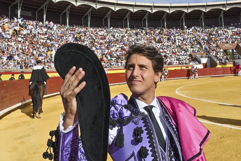 Roca Rey expresa sus condolencias por la muerte de un novillero en Perú: "¡Que Dios te tenga en su gloria, torero!"