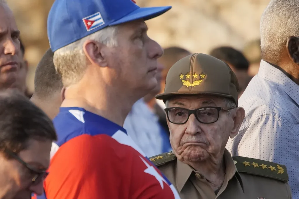 Rumores sobre la muerte de Raúl Castro en medio de la gran crisis de 'Cubazuela'
