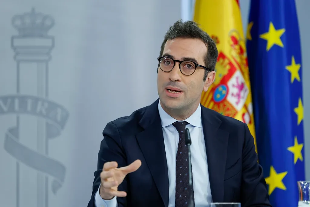S&P mejora el ráting  de España por primera vez en seis años