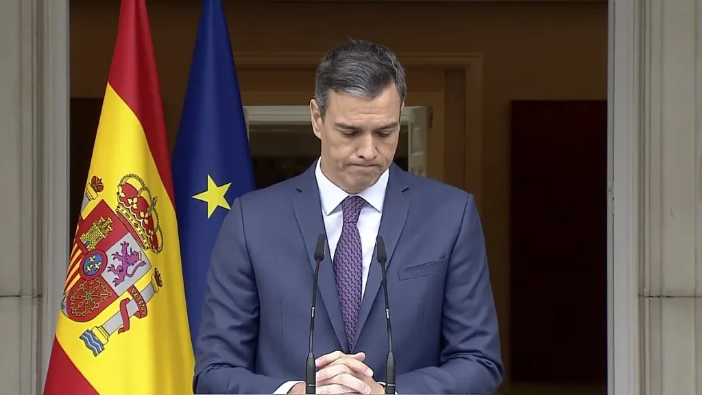 Sánchez busca su 'no a la guerra' ante el abandono de sus socios: "Está en un momento difícil"