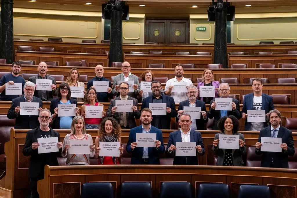Sumar pide que se deje de utilizar el término "mena" en el Congreso por "ser un estigma que cosifica y deshumaniza a personas"