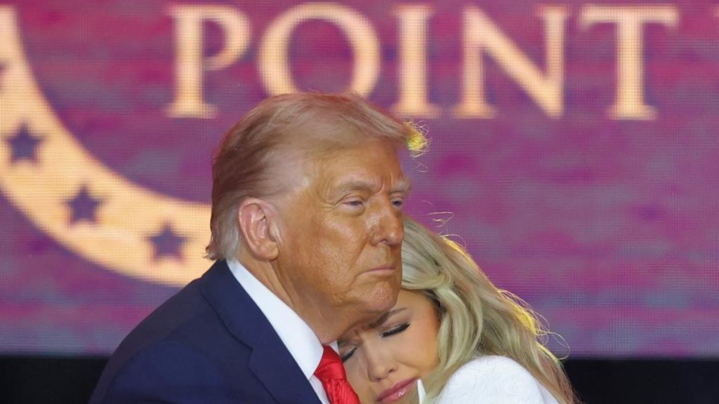 Trump canoniza a Charlie Kirk, al que convierte en gasolina para su cruzada