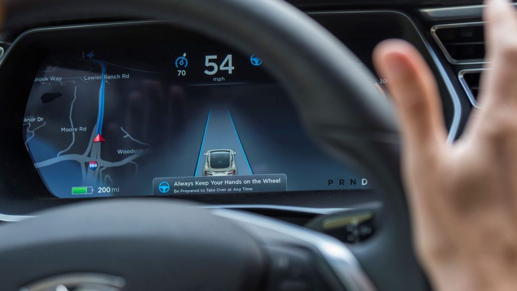 Un hacker destapa pruebas de un choque fatal contra Tesla y reaviva dudas sobre la conducción autónoma