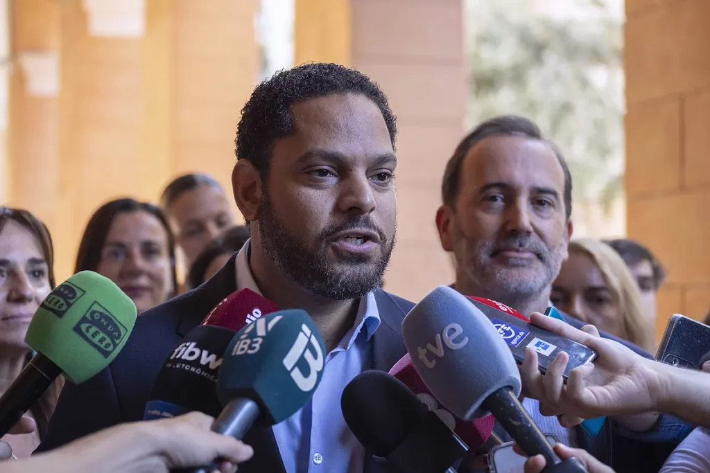 Vox parece "moderado" en Cataluña