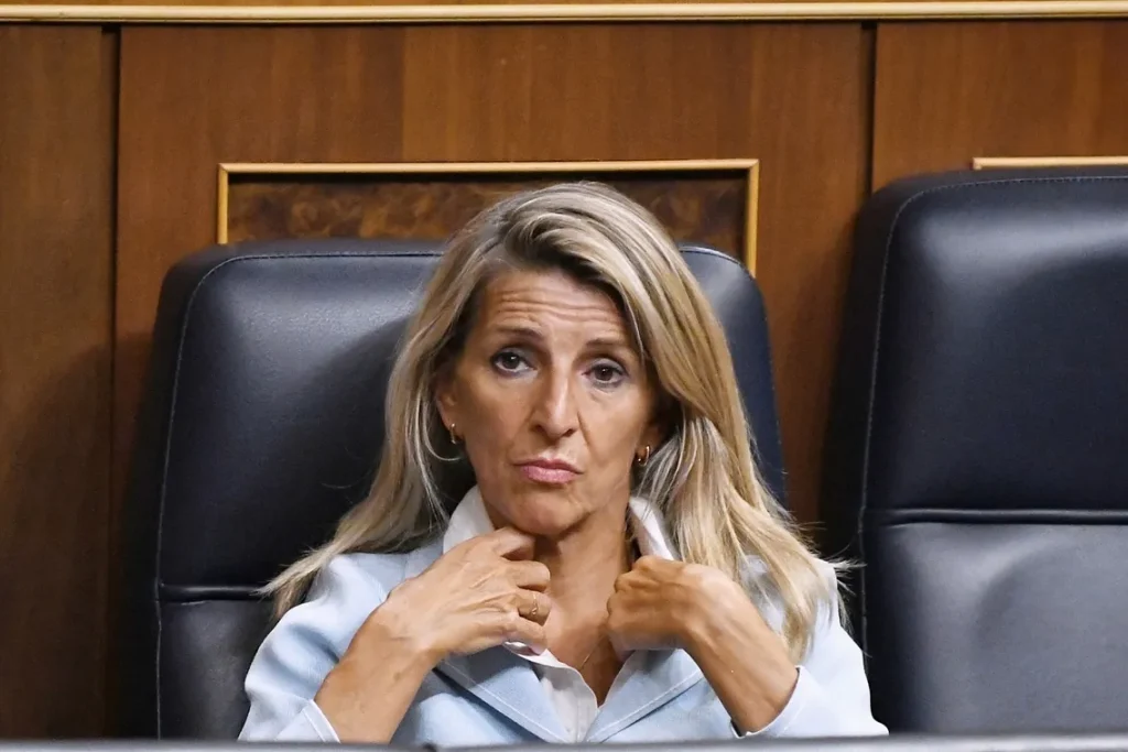 Yolanda Díaz activa el trámite de urgencia para endurecer el registro de jornada