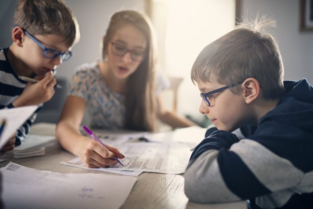 ¿Puede el láser corregir la miopía de un adolescente igual de bien que un adulto? Un estudio analiza el resultado