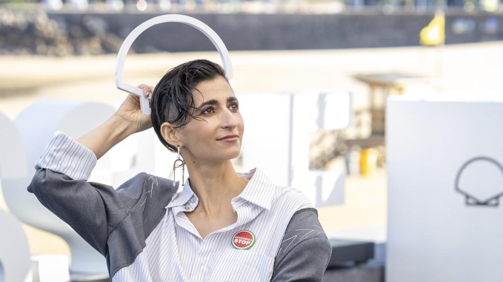 ‘Flores para Antonio’, por Sandra Barneda