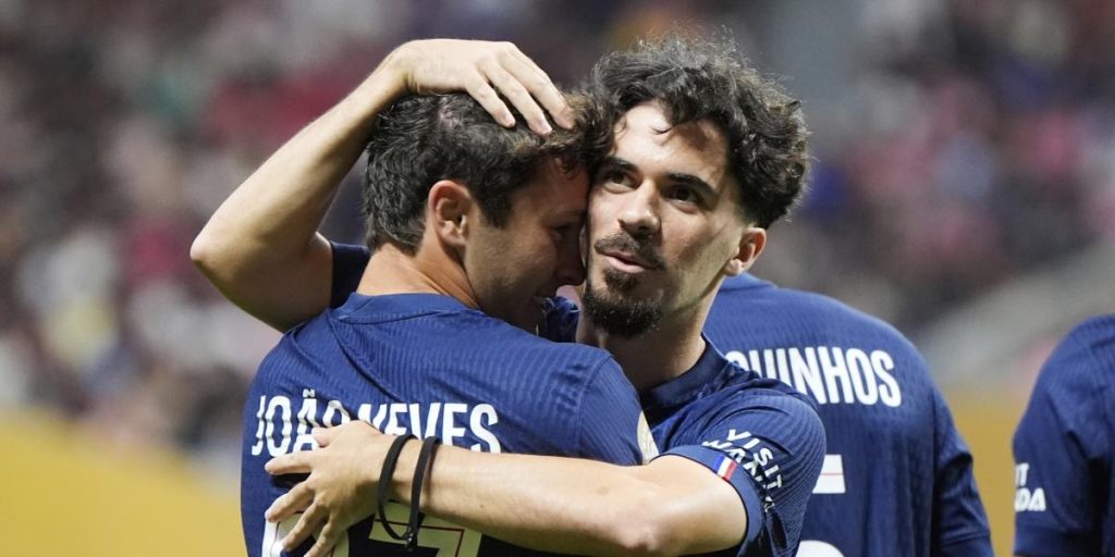 El once del PSG, con el centro del campo de siempre y un ataque nuevo