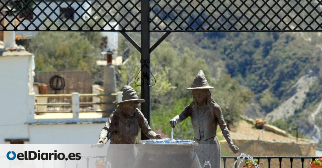 El pequeño pueblo andaluz conocido por vivir bajo el hechizo de las brujas