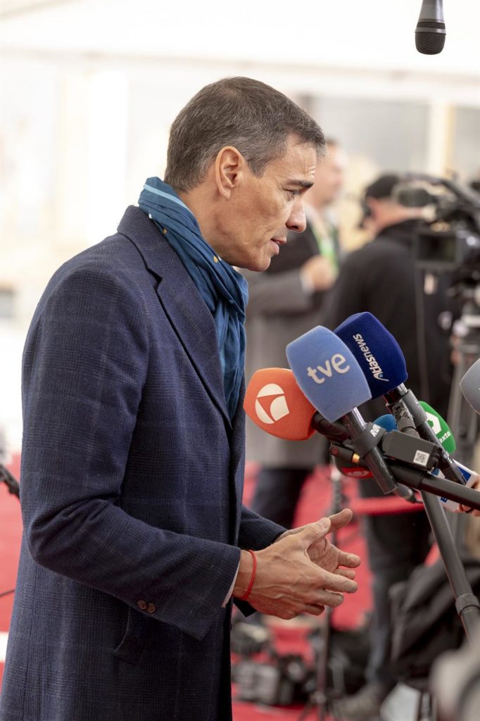 Sánchez avisa que el Gobierno será "garante" del derecho al aborto que está siendo "menoscabado" e "instrumentalizado"